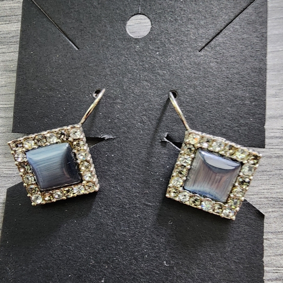 Jewelry - Women's earrings